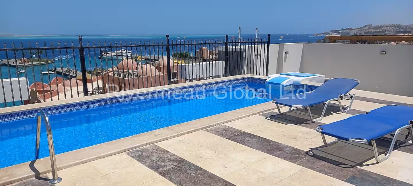 2 Bedroom Apartment with Sea and Marina View – photo 11