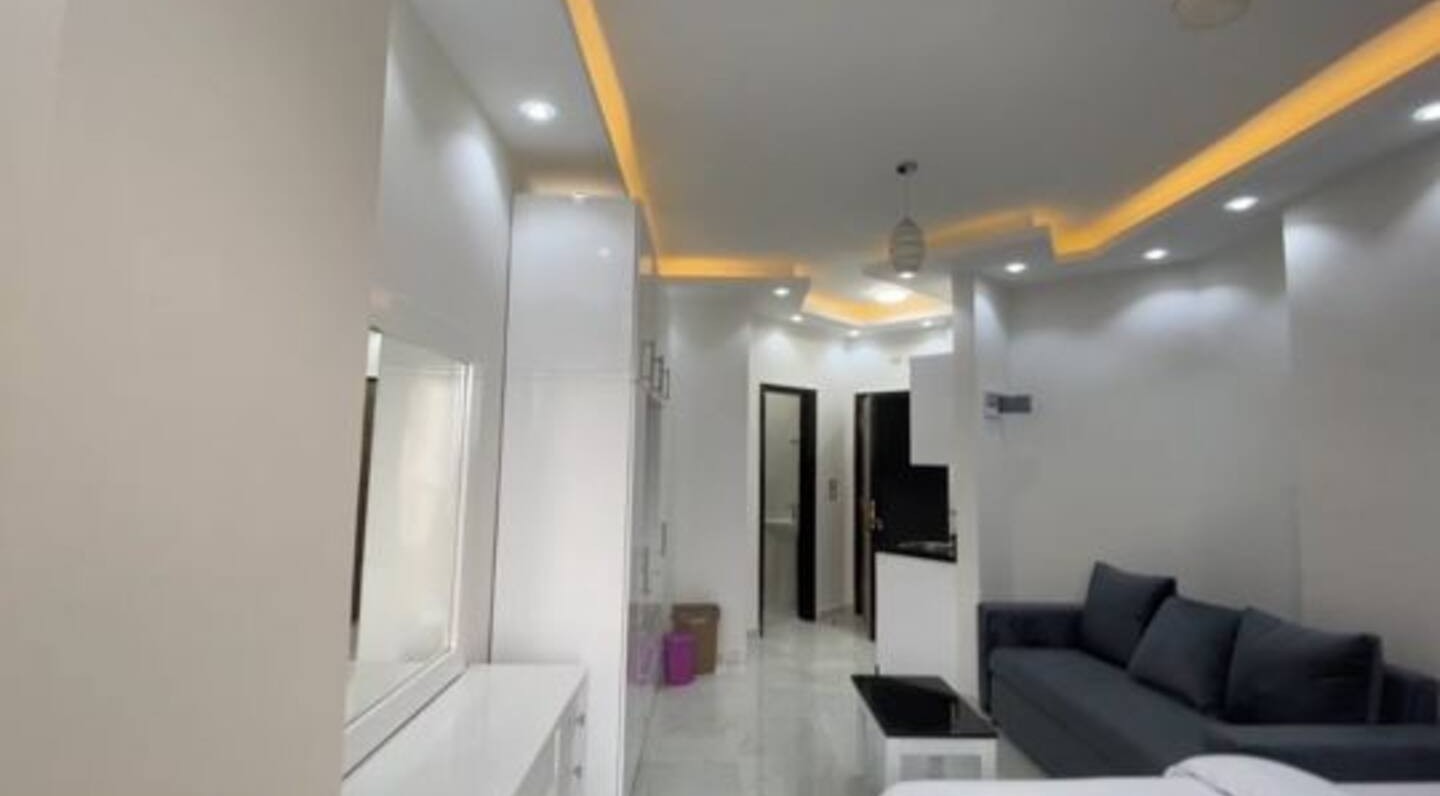 Gallery view 4