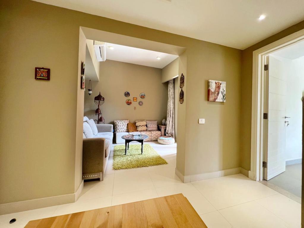 Gallery view 4